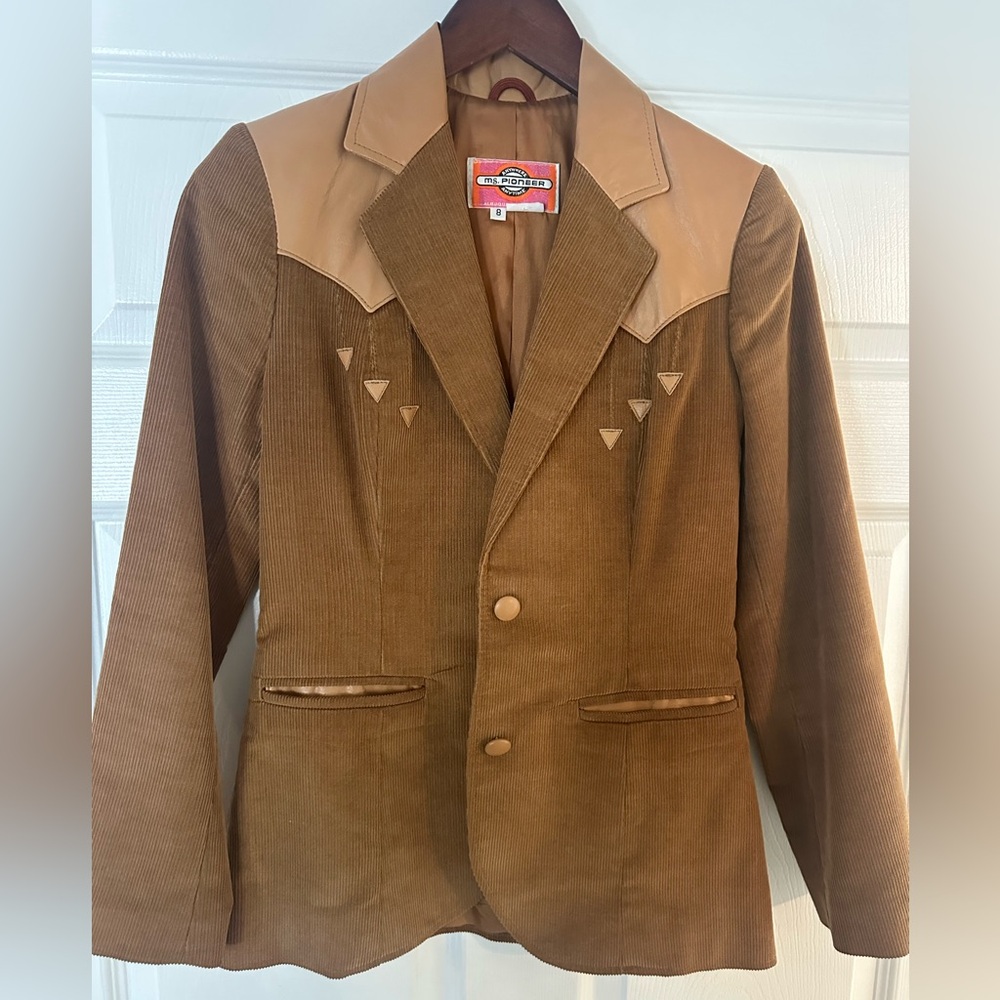 PIONEER Tan and Brown Women’s Blazer
